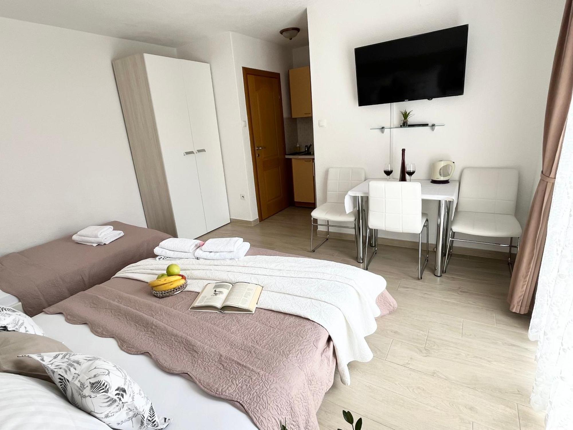 Apartments Irma Baška Voda Εξωτερικό φωτογραφία